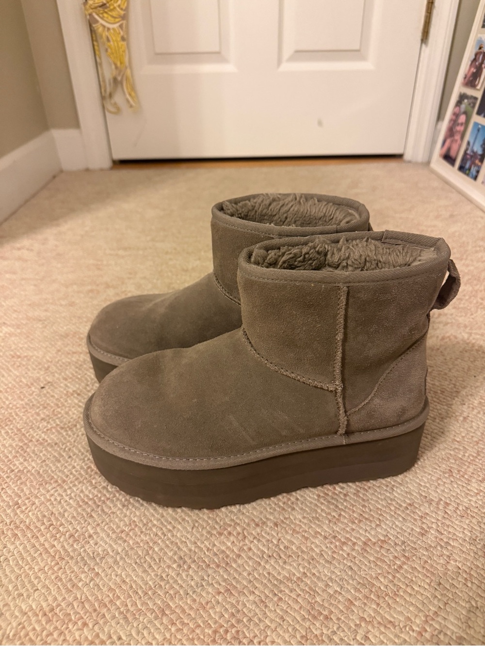 Platform UGGs - Picture 4 of 5